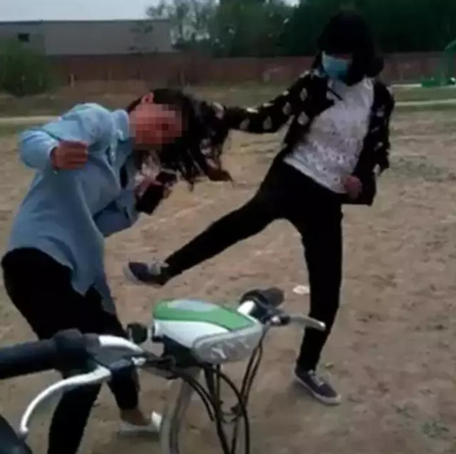 地铁偷拍女生被拘;地铁偷拍会被拘留吗