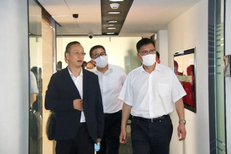 新澳门近15期开奖记录和律师收同案相反判决与同一律所为同案犯辩护